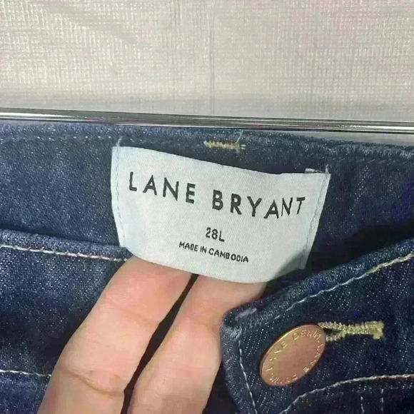 Lane Bryant Women’s Jeans Size 28L Distressed Dark Wash Signature Fit Straight - Picture 2 of 13